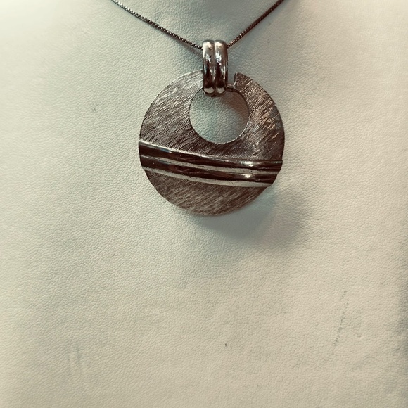 Silver Tone Round Pendant w/Open Circle at top & 2 Bands Across Middle Vintage - Picture 2 of 10
